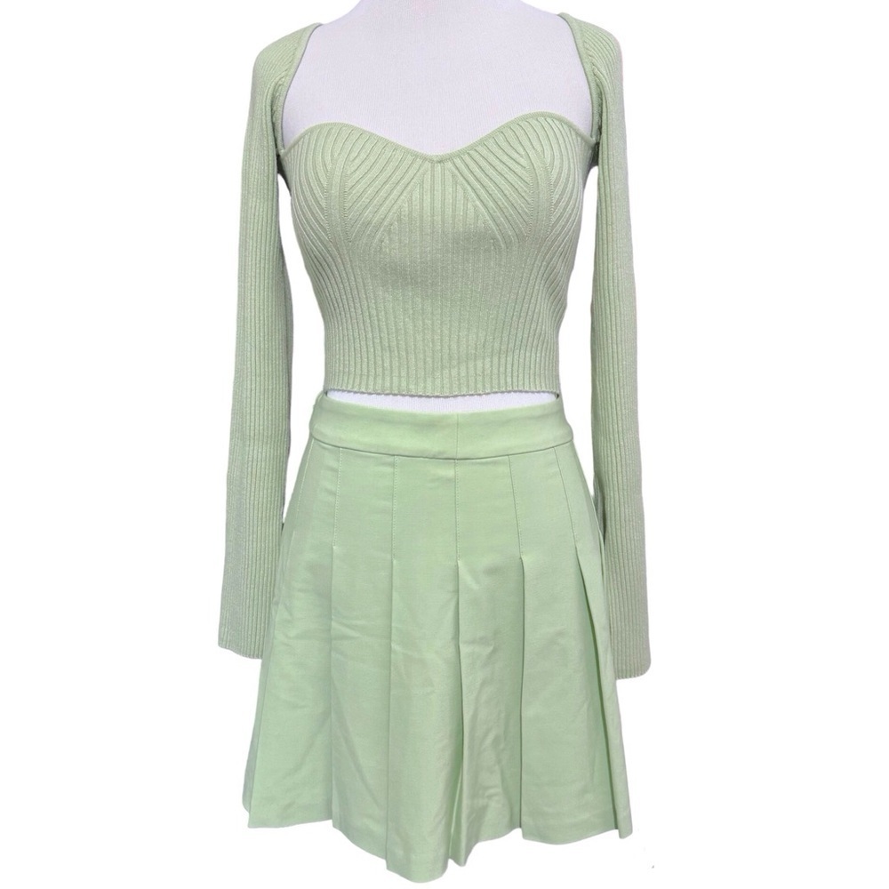 Urban Outfitters Ribbed Sweetheart Long Sleeve Top Crop Sweater in Sage Medium